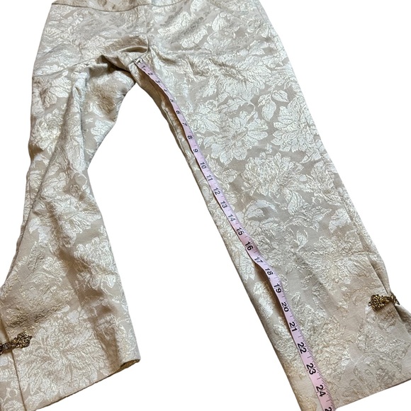 NICOLE MILLER COLLECTION Y2K Gold Metallic Jacquard Cropped Ankle Clasp Trouser - Picture 8 of 8